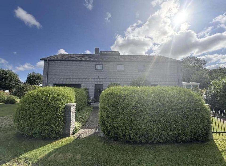 Attraktives Einfamilienhaus mit Wintergarten und Garage in ruhiger Lage