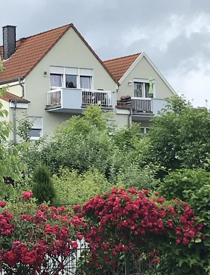 Ruhige & zentrale Lage · 2,5Zimmer · ca. 88 m2 //Südbalkone · viel Gestaltungspotenzial