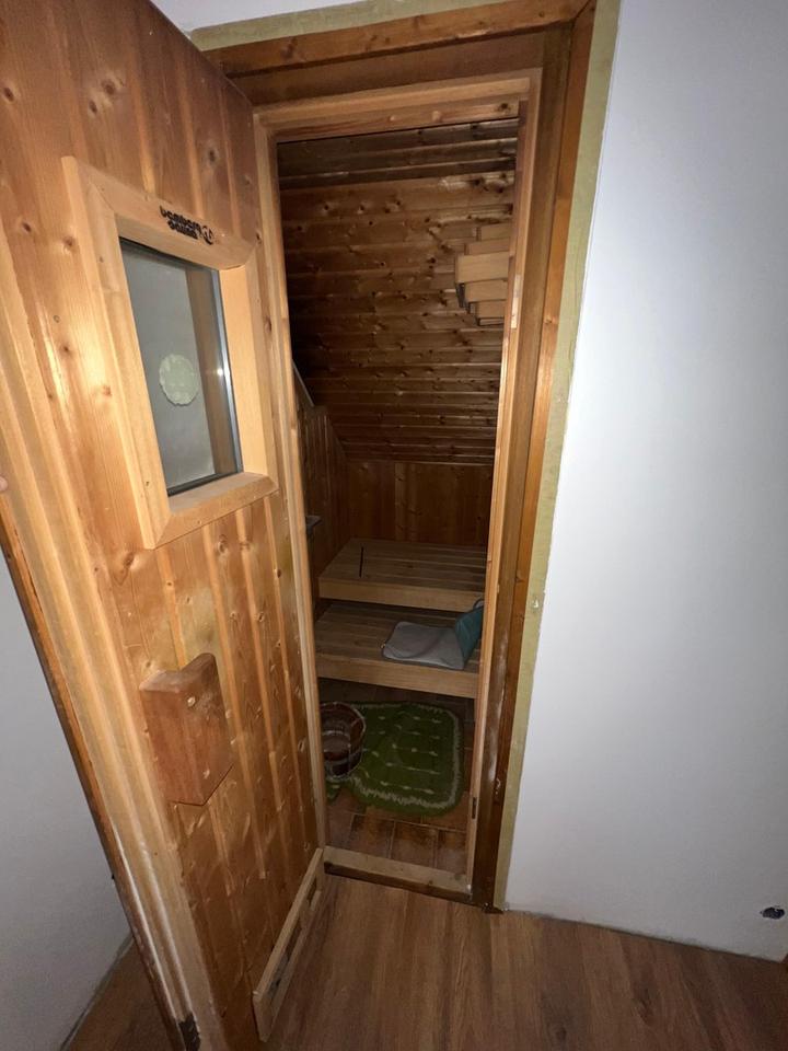 Sanierte 2 Zimmer Dachgeschosswohnung mit Küche und Sauna – Bild 7