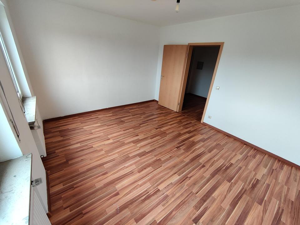 Schönes Wohnglück: Helle 2,5-Zimmer-Wohnung mit Balkon – Bild 5