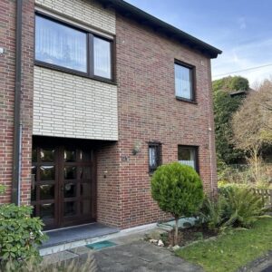 Reihenendhaus mit großen Grundstück