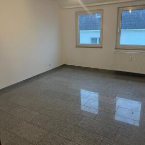 Gemütliche, helle 2 Zimmer Dachgeschosswohnung, stadtzentral,renoviert und bezugsfertig