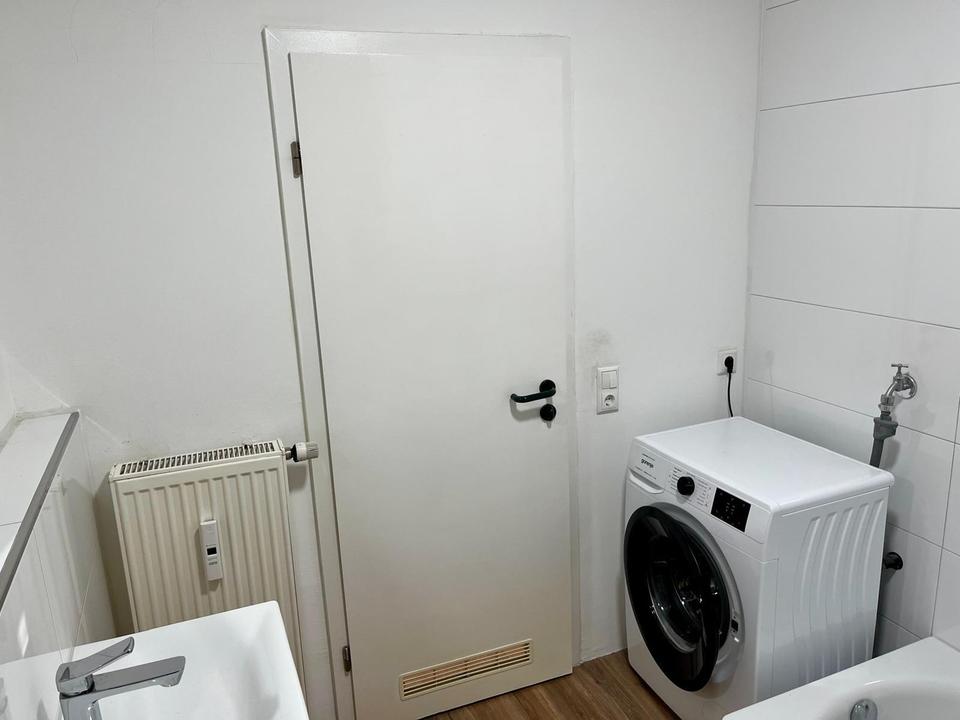 Schöne, modernisierte 2-Zimmer-Wohnung mit zwei Wintergärten – voll möbliert – Bild 10