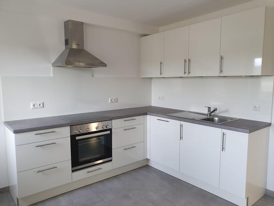 Sofort frei! Kernsanierte moderne 2-Zimmer-Nichtraucherwohnung