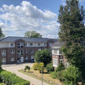 neuwertige 3 Z. Wohnung 91qm mit Gäste WC, Ankleidezimmer u. mehr