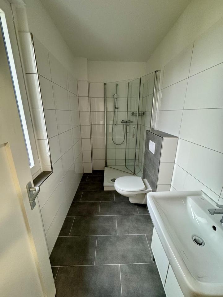 Moderner Altbau mit Stil - Renovierte 3-Zimmer-Wohnung mit Einbauküche & Balkon – Bild 8