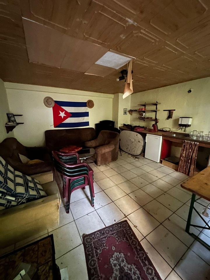 Vielseitig nutzbare Gewerbeeinheit mit Barbereich in Dortmund