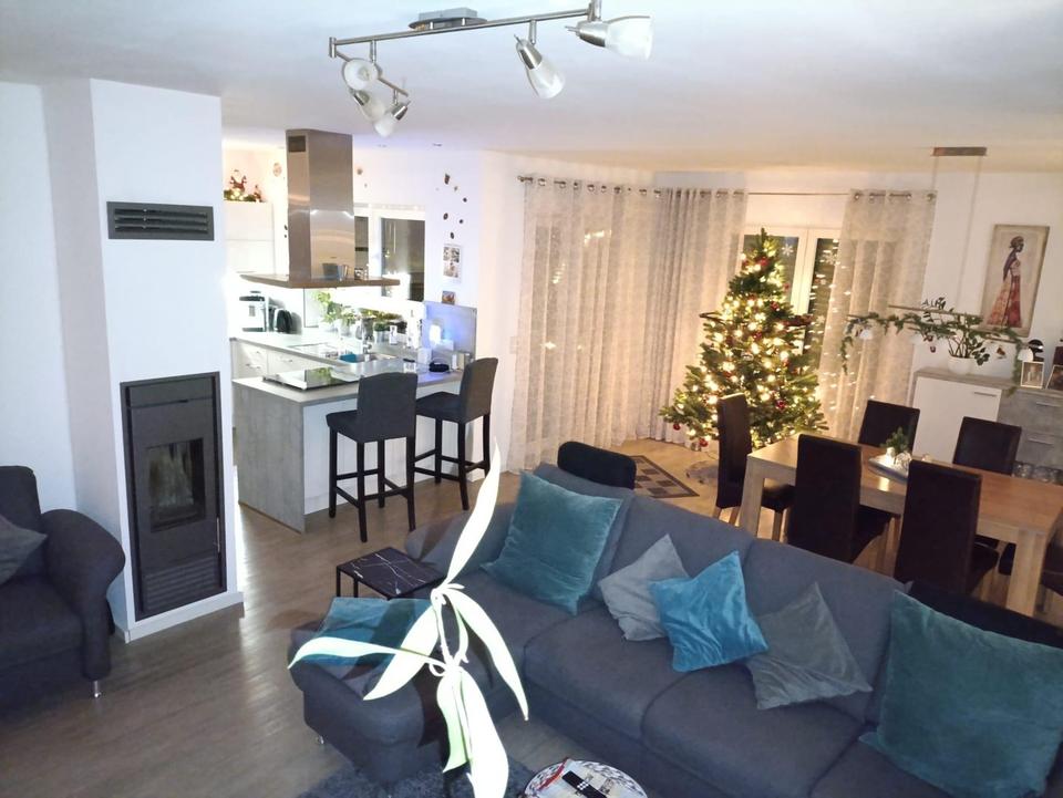 Moderner, energieeffizienter Winkelbungalow mit Sauna & Kamin – Bild 7