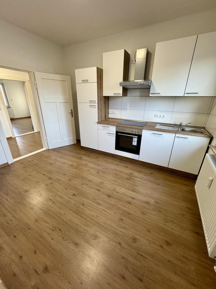 Moderner Altbau mit Stil - Renovierte 3-Zimmer-Wohnung mit Einbauküche & Balkon – Bild 11