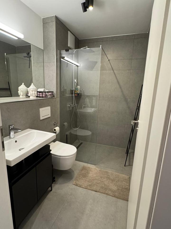 Neubau Wohnung mit Garten, Terrasse & EBK - Erdwärme, Aufzug, Stellplatz usw. – Bild 8