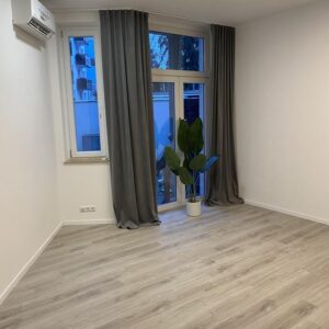 Erdgeschosswohnung mit Hofgarten, EBK, Erstbezug nach Sanierung