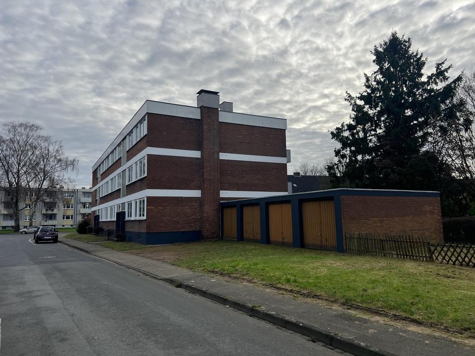 PROVISIONSFREI !!! Leerstehende Wohnanlage mit 12 Wohnungen & 7 Garagen – Bild 4