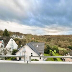 Attraktive, helle 2-Zimmer-Wohnung mit Balkon und Stellplatz