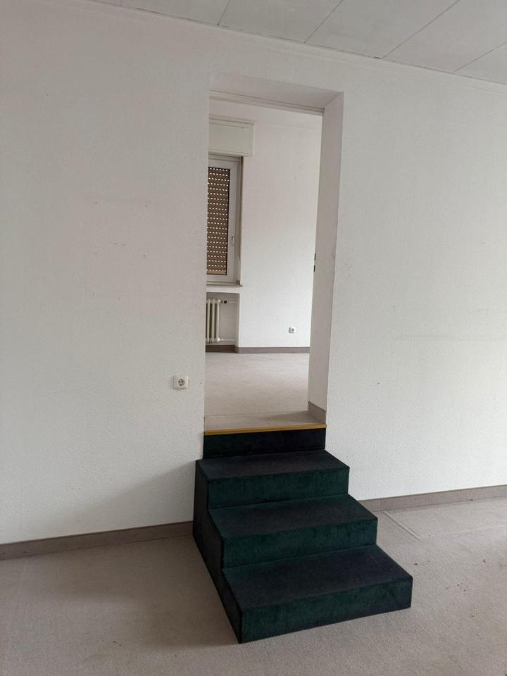 Büro mit Aktemlager in ruhigem Innenhof – Bild 8