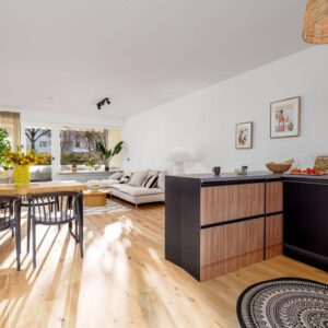 Provisionsfrei, sofort einziehen, hochwertig renovierte 3-Zimmerwohnung