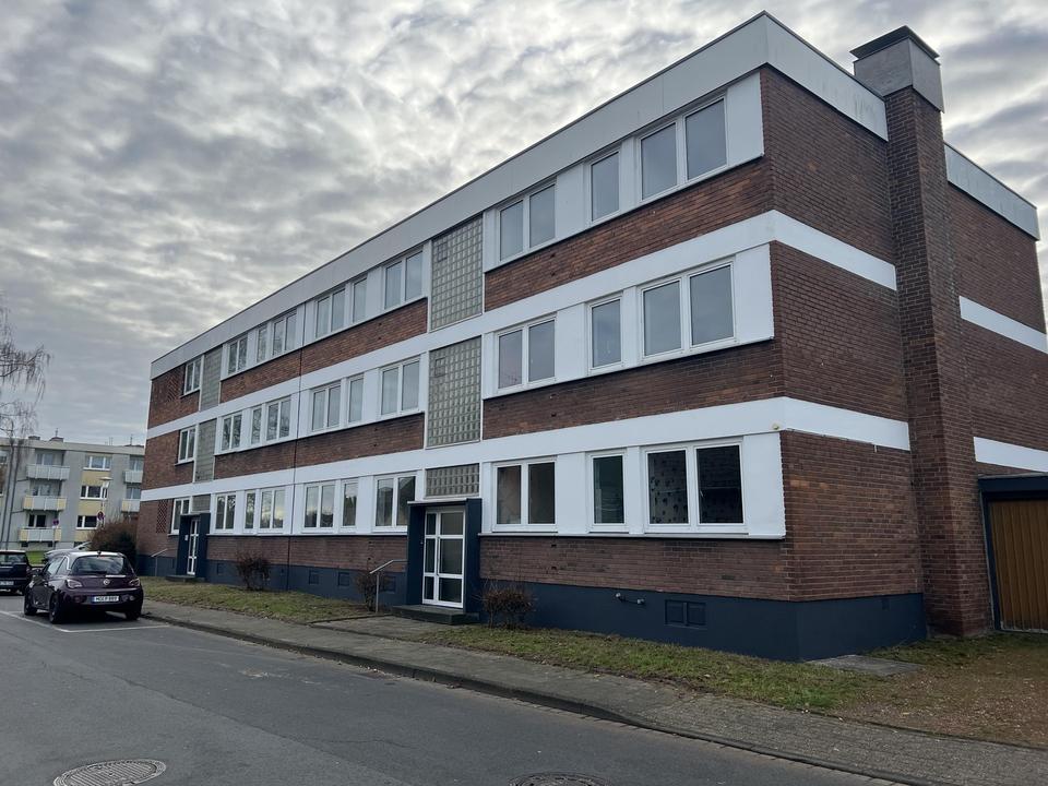 PROVISIONSFREI !!! Leerstehende Wohnanlage mit 12 Wohnungen & 7 Garagen – Bild 3