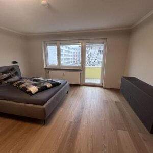 Möbl. Apartment in Maxvorstadt/Schwabing nach Sanierung bis 31.08. befristet zu vermieten