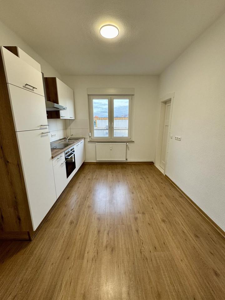 Moderner Altbau mit Stil - Renovierte 3-Zimmer-Wohnung mit Einbauküche & Balkon – Bild 6