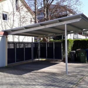 Freistehendes Einfamilienhaus (Nähe Zentrum) mit Garten, Garage und Carport