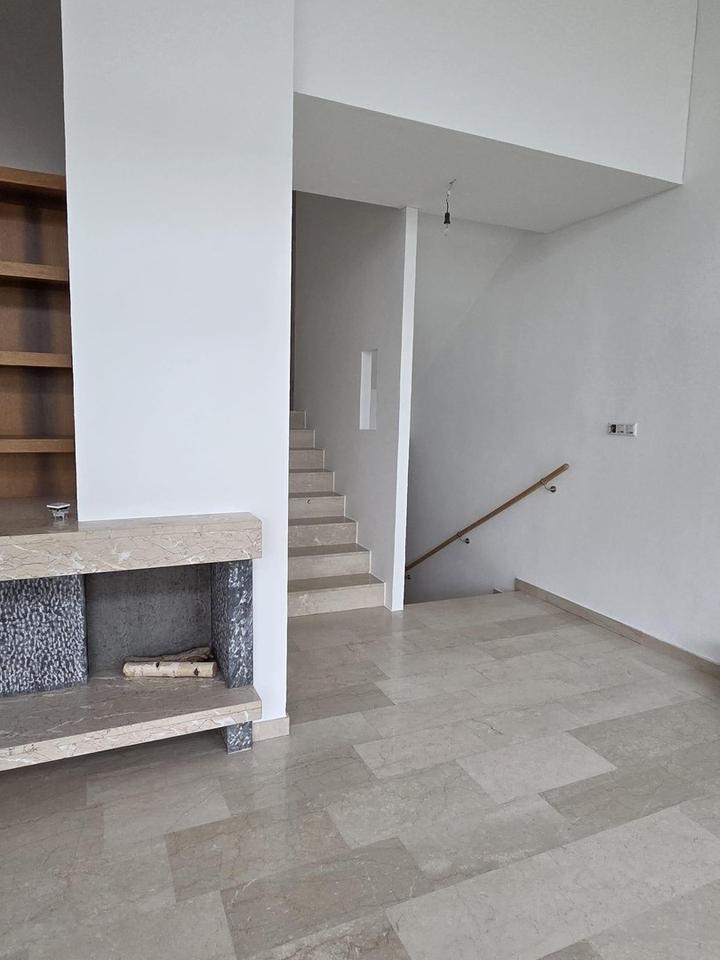 Wow-Effekt am Schlössle: Saniertes Split-Level-Haus mit 3,60m Deckenhöhe, Marmor und Garten – Bild 7