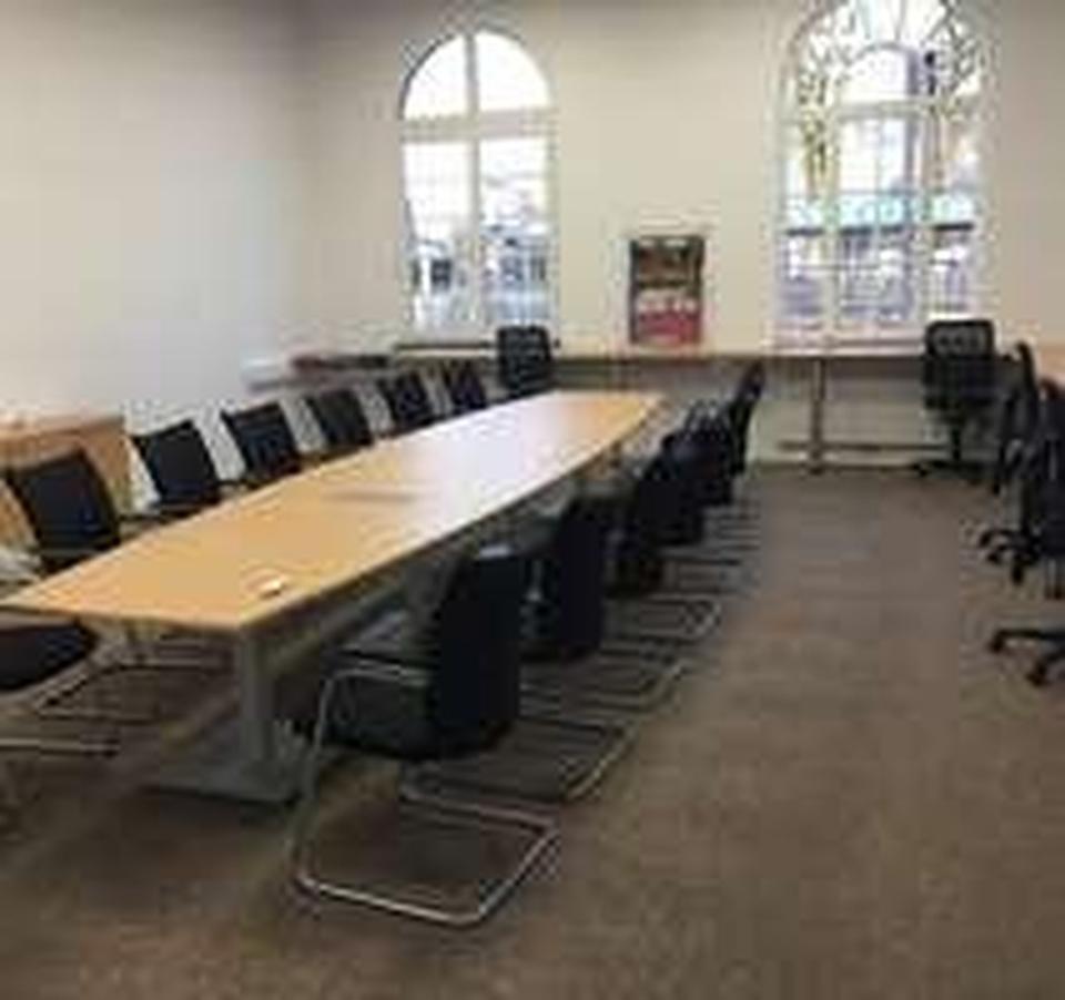 Schicke Büros und Räume im wunderschönen denkmalgeschützten Bahnhof 1A LAGE – Bild 3