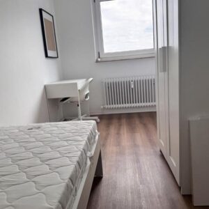 Erstbezug 5er WG Liederbach, 400m Bahn, 23min Frankfurt