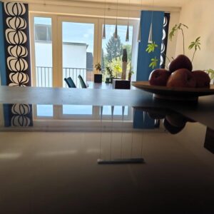 Exklusives Raumkonzept: En-suite Bad, Ankleidezimmer & großer Süd-Balkon in sonnigem Smart Home