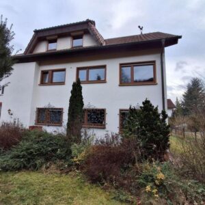 Helle 3-Zimmer-Dachgeschosswohnung (68 m²) mit großer Gartenmitbenutzung & EBK