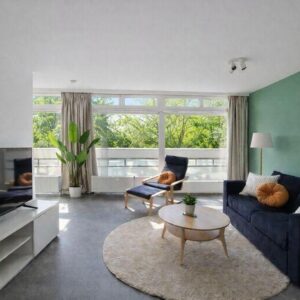 Saniert und möblierte 2 Zimmer Wohnung mit Stellplatz ab SOFORT FREI