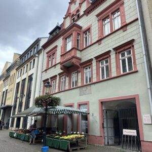 Flexible Räume in früherer Praxis – ideal für Praxis, Büro oder Studio