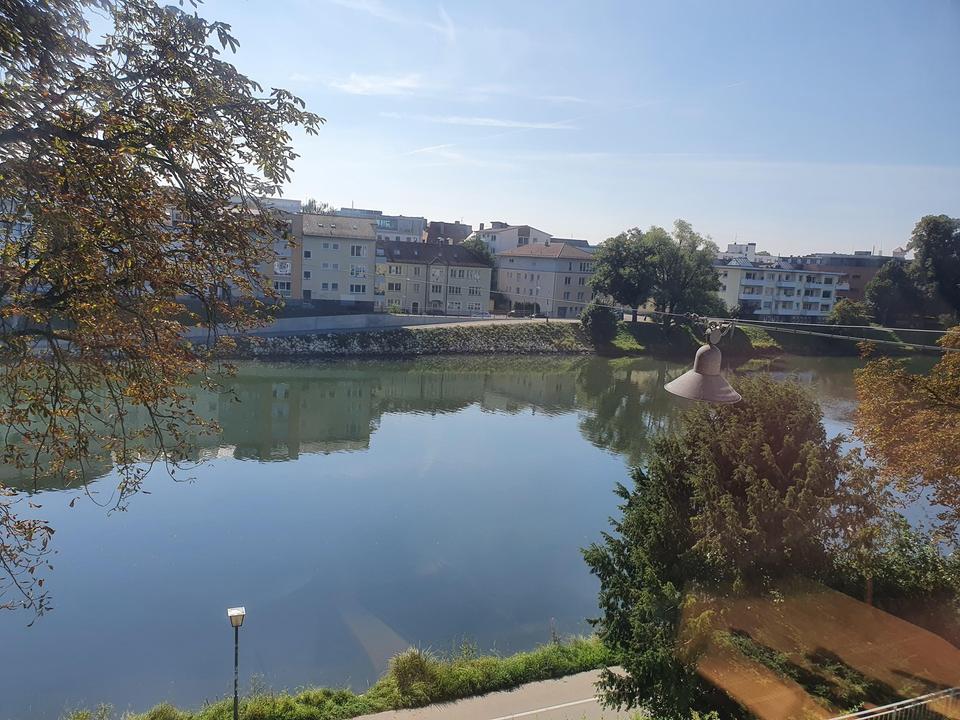 Schicke 2-Zimmer Altbauwohnung in Ulm direkt an der Donau zu vermieten – Bild 2