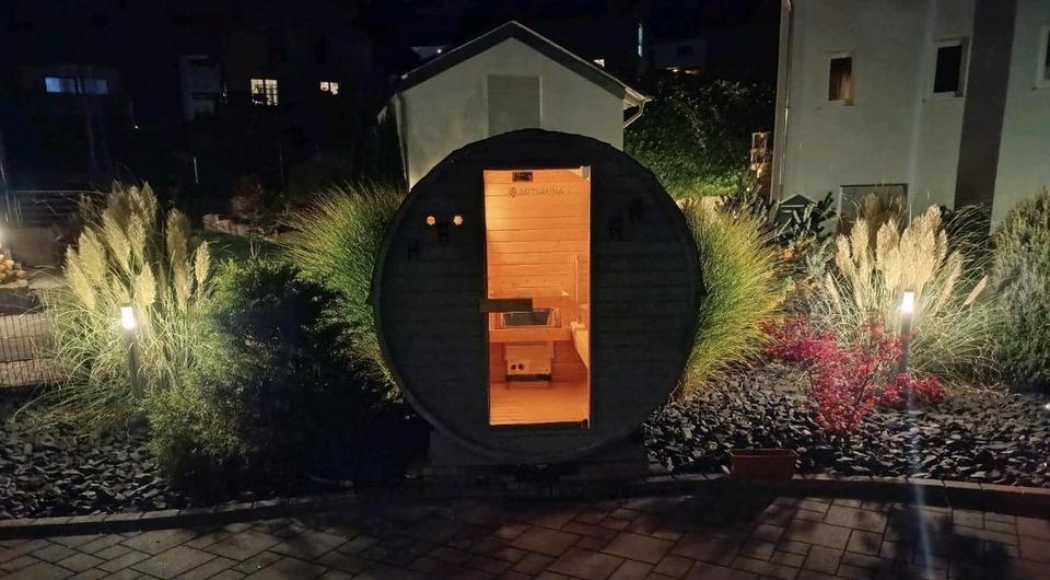 Moderner, energieeffizienter Winkelbungalow mit Sauna & Kamin – Bild 4