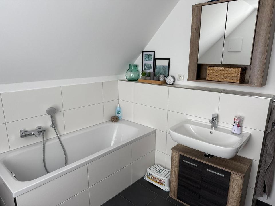 Provisionsfrei! Neuwertiges Einfamilienhaus mit großer Terrasse & Garten – Bild 12