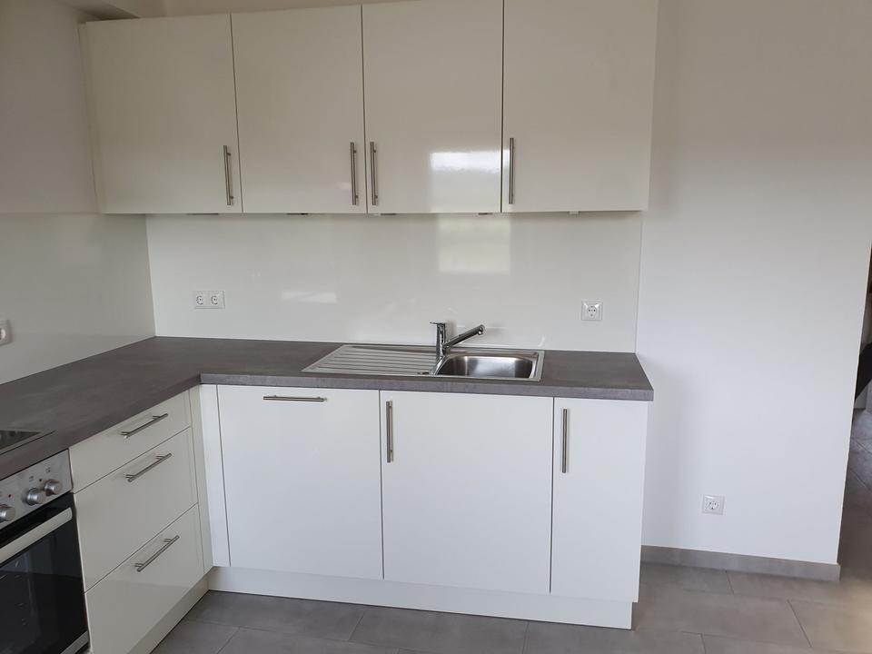 Sofort frei! Kernsanierte moderne 2-Zimmer-Nichtraucherwohnung – Bild 2