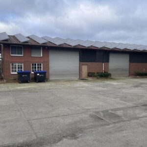 Gewerbehalle mit ca. 540 m² Lagerfläche und ca. 120 m² Büro-/Sozialfläche zu vermieten