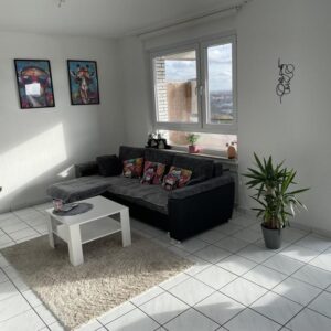 Helle möblierte 75 m² Wohnung mit Panorama & Garage