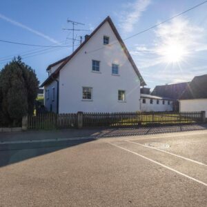 von Privat. 1157qm Grundstück. Für Handwerker/Familien/Bauträger