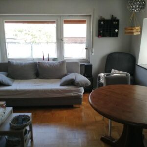 Einfamilienhaus mit Nebengebäude