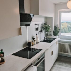 Provisionsfrei kaufen: Freie 3-Zimmer-Wohnung über den Dächern des Quellentals