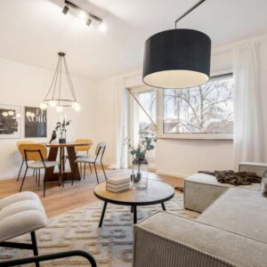 Provisionsfrei, sofort einziehen, hochwertige 3 Zimmerwohnung zu verkaufen