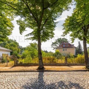 Provisionsfrei! Bebaubar mit kleinem MFH, DH, Villa! Baugrundstück in Top Lage nah am Wasser!