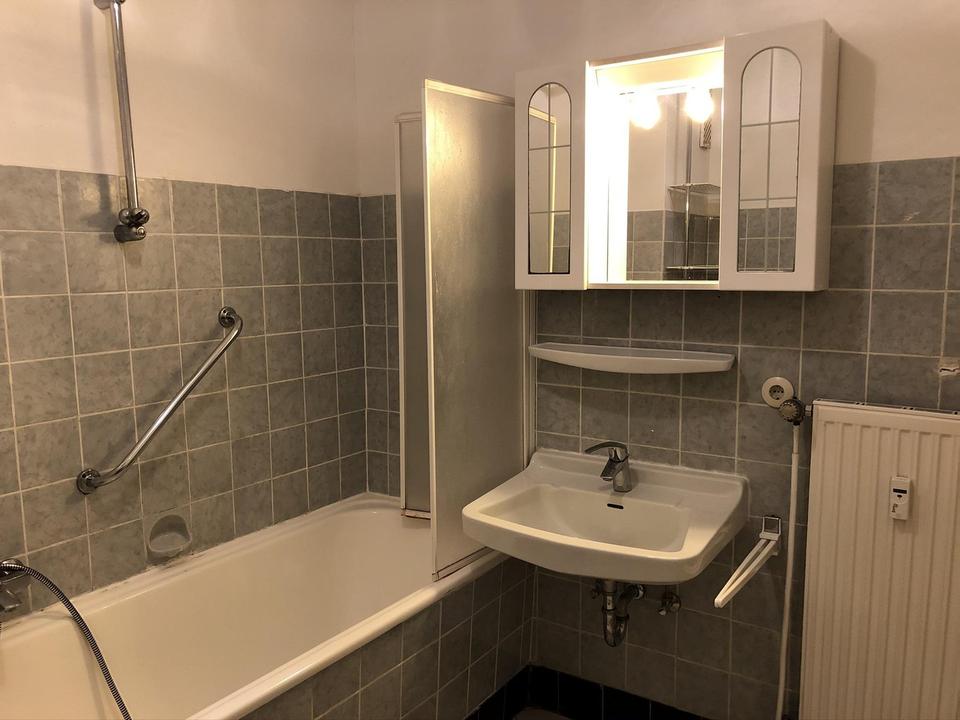 Attraktive, helle 2-Zimmer-Wohnung mit sonnigem West-Balkon und Fernblick – Bild 9