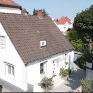 Gepflegtes Einfamilienhaus mit kleinem Garten, zentrale Lage in Hainburg (Kreis Offenbach)
