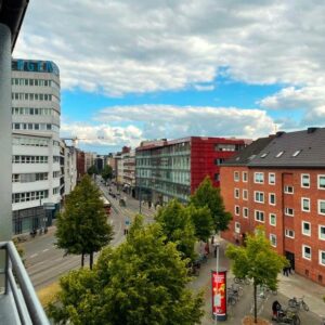 WG Zimmer mit Balkon in der Stadtmitte (3 Zimmer Wohnung 3er WG) !!!