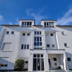 Großzügige 4 Zi. ETW mit Wohlfühlgarantie – Ankleide, Balkon, Garage & Stellplatz