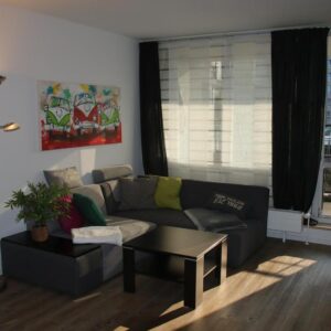 Verkehrsgünstig gelegene, gepflegte 2-Zimmer Wohnung