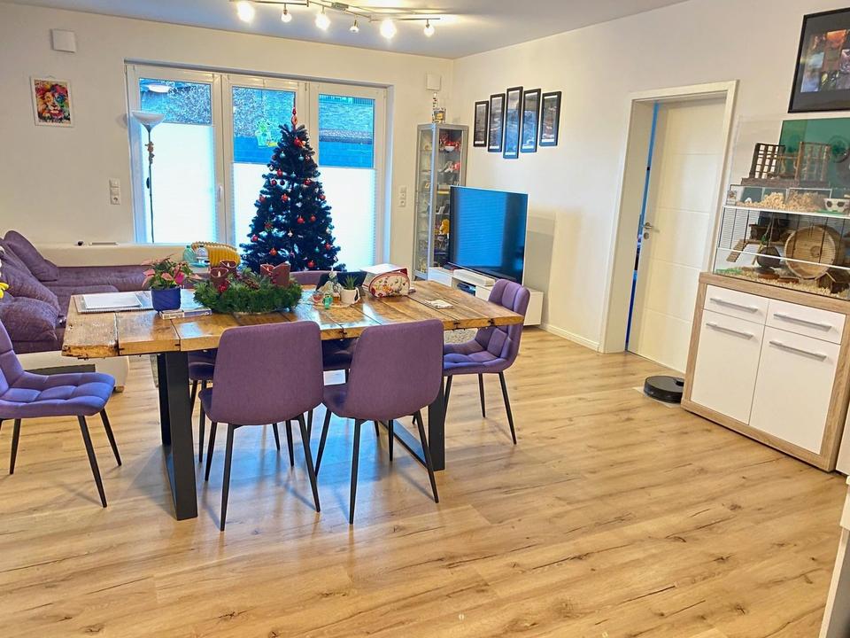 neuwertige 3 Z. Wohnung 91qm mit Gäste WC, Ankleidezimmer u. mehr – Bild 5