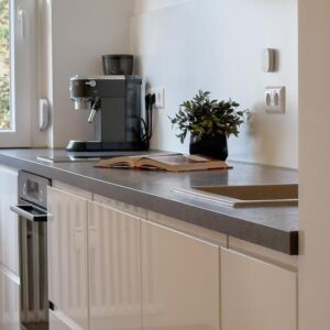 Provisionfreie Wohnung mit Einbauküche und Stellplatz in gefragter Lage