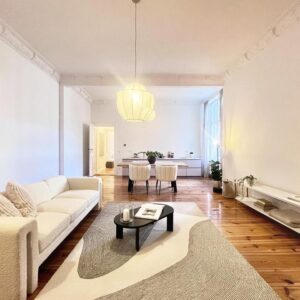 Freie EG-Wohnung im ruhigen Innenhof mit Terrasse | IST-Zustand oder saniert | provisionsfrei