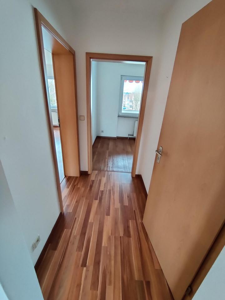 Schönes Wohnglück: Helle 2,5-Zimmer-Wohnung mit Balkon – Bild 10